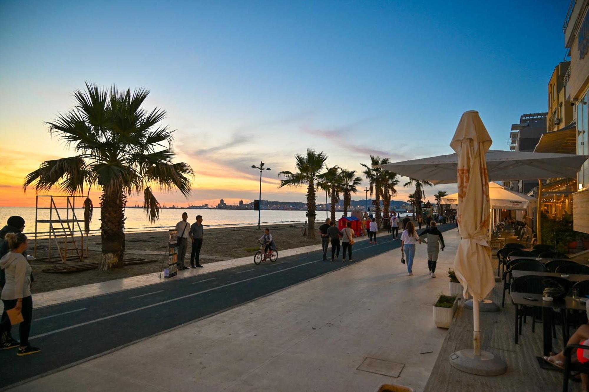 Hotel Zanzi Durrës Zewnętrze zdjęcie